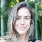 Profesora de Hatha, Vinyasa y Yin Yoga da clases a domicilio en Madrid